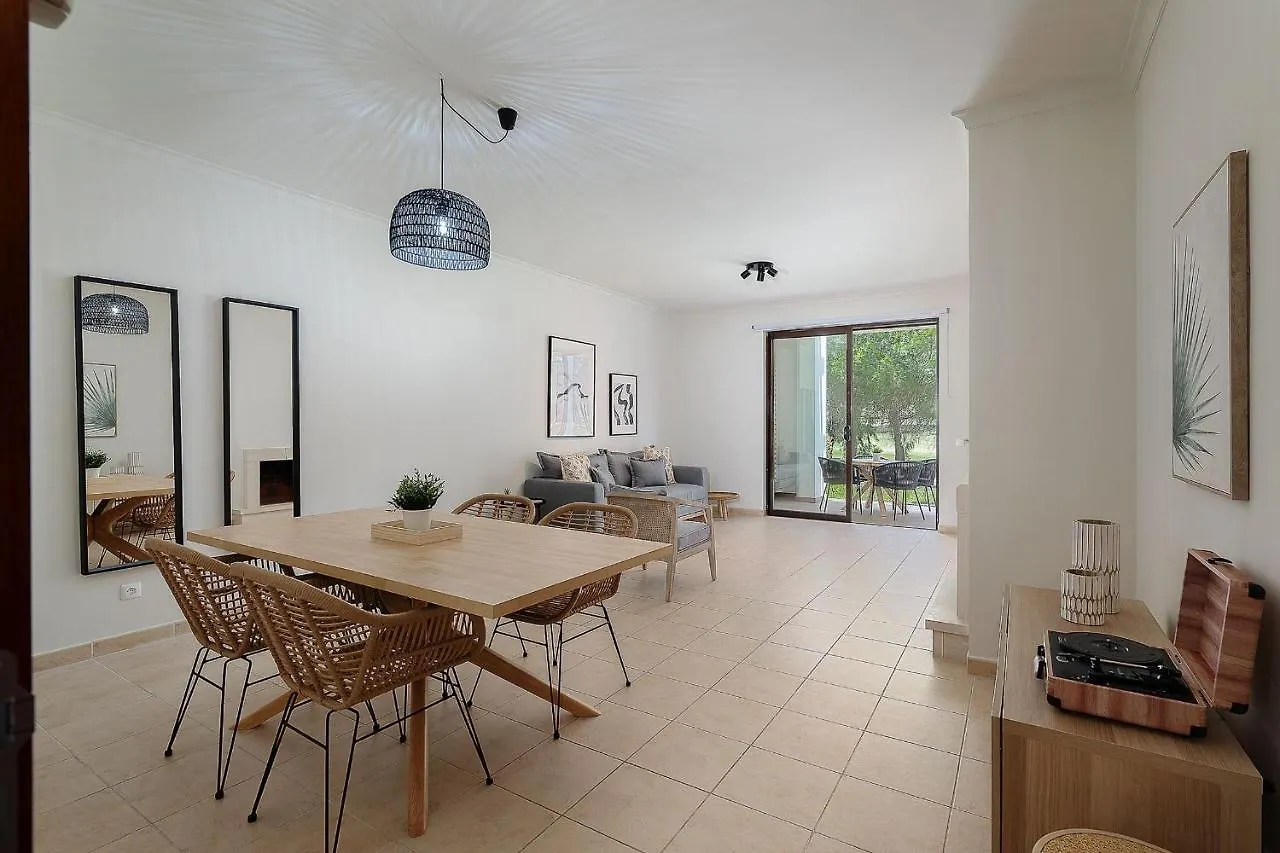Dream 2Bdr Apartment W/Pool By Lovelystay アルヴォル
